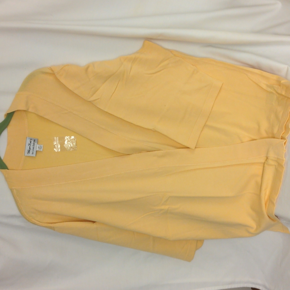 Yellow sweater 3/4 sleeve